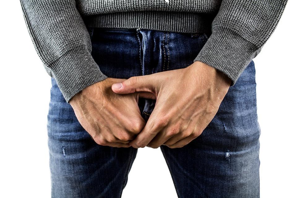 erekcija atliekant prostatos masažą normalus nario dydis berniukams 13 metu